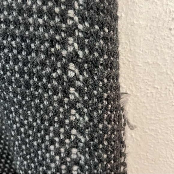 Cocogio sleeveless open fringe pocket cardigan - Picture 7 of 7